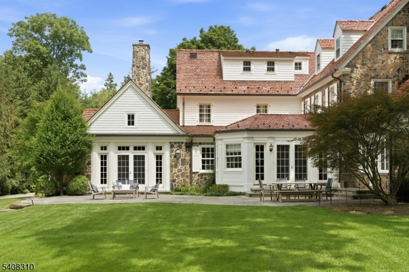 OLD SHORT HILLS - Residential