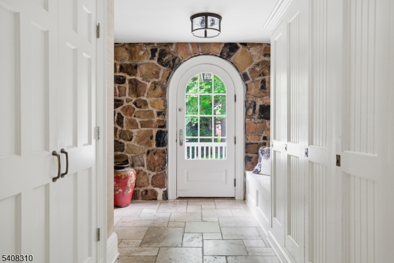 OLD SHORT HILLS - Residential