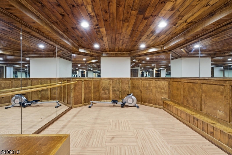 OLD SHORT HILLS - Residential