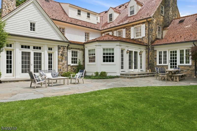 OLD SHORT HILLS - Residential