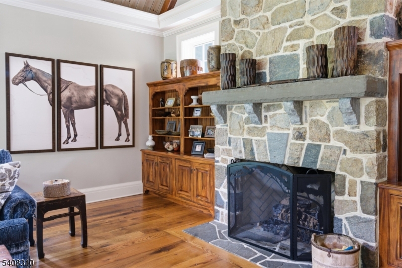 OLD SHORT HILLS - Residential