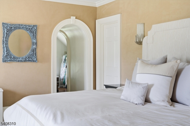 OLD SHORT HILLS - Residential