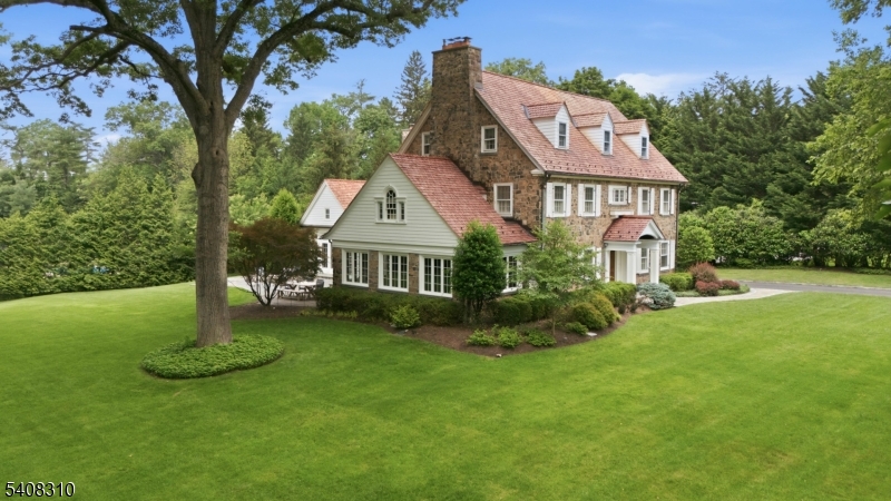 OLD SHORT HILLS - Residential