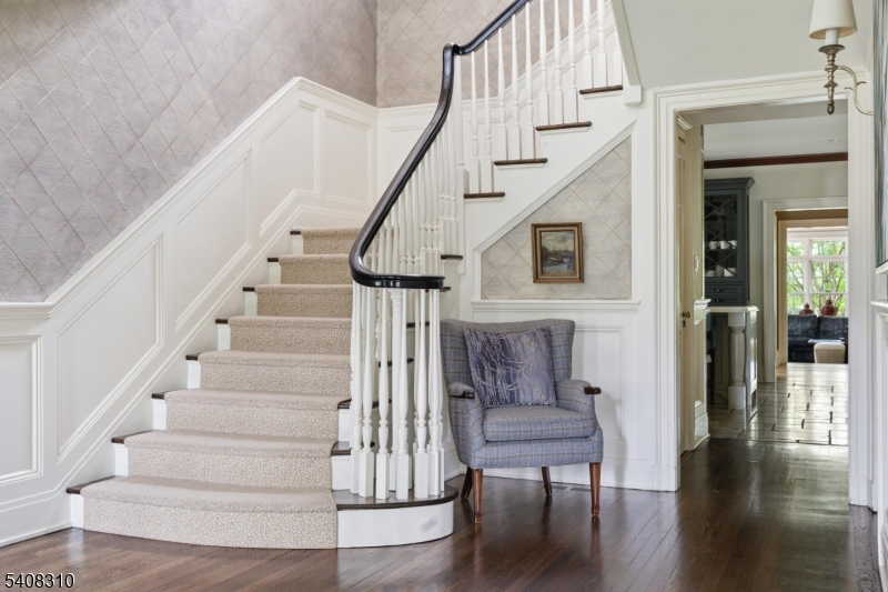 OLD SHORT HILLS - Residential