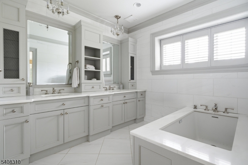 OLD SHORT HILLS - Residential