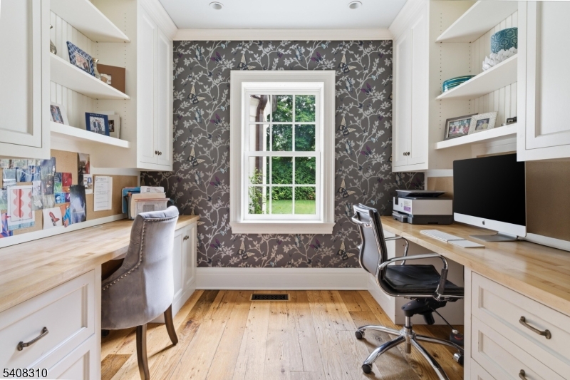 OLD SHORT HILLS - Residential