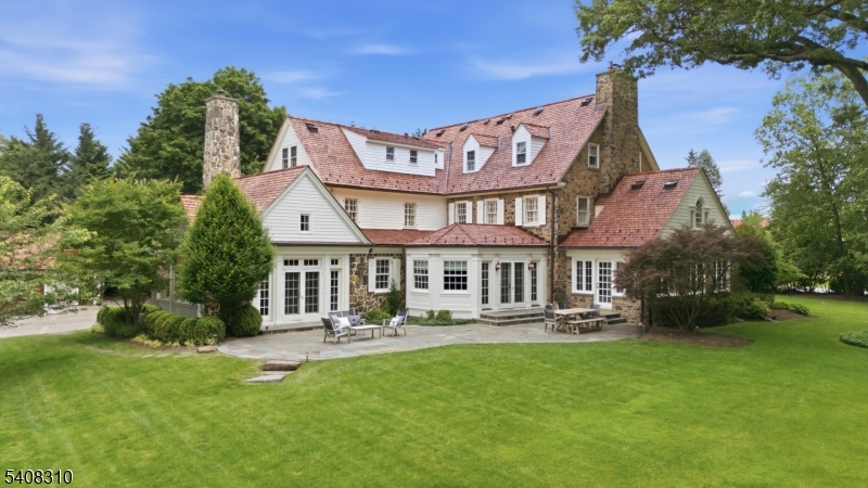 OLD SHORT HILLS - Residential