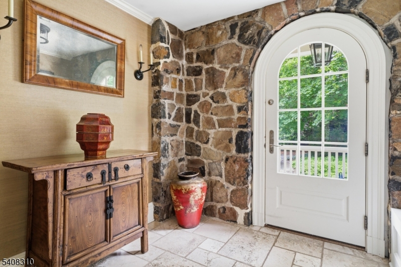 OLD SHORT HILLS - Residential