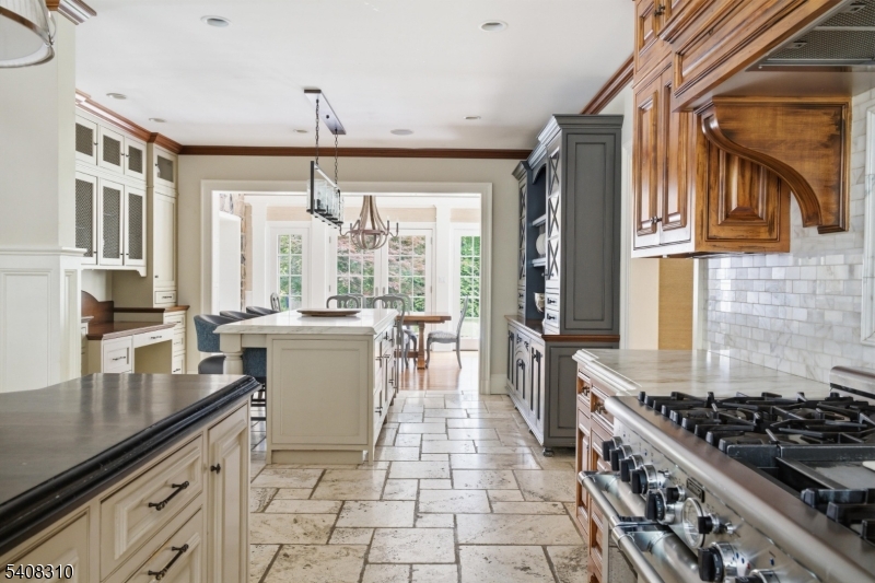 OLD SHORT HILLS - Residential