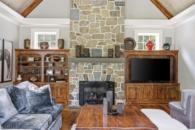 OLD SHORT HILLS - Residential