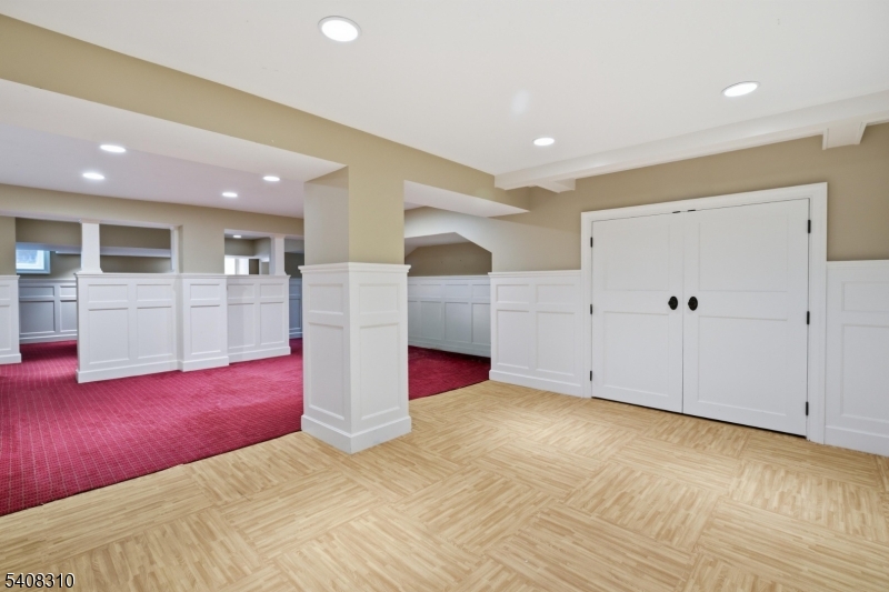 OLD SHORT HILLS - Residential