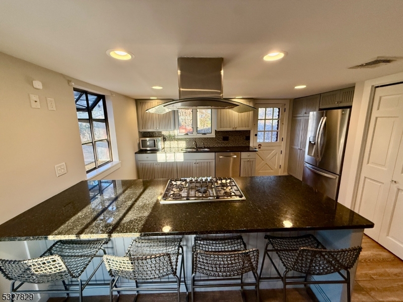 GLADSTONE - Residential