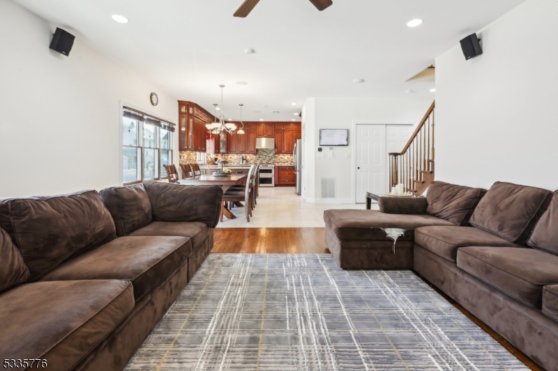 528 Weart Ave