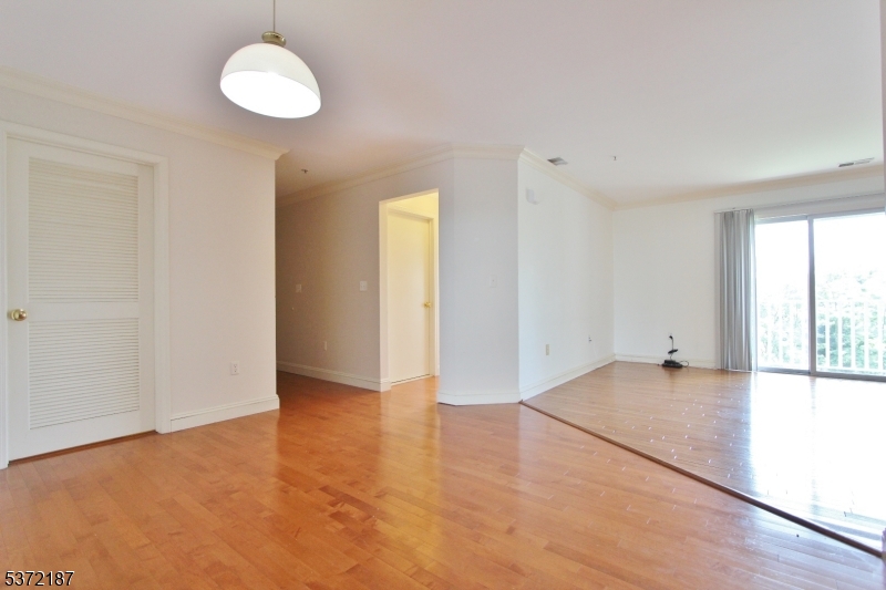 Green Brook Twp., New Jersey 08812, United States, 2 Bedrooms Bedrooms, ,2 BathroomsBathrooms,Residential,Active,173624