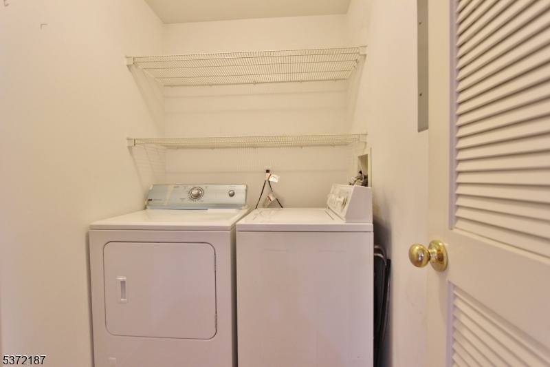 Green Brook Twp., New Jersey 08812, United States, 2 Bedrooms Bedrooms, ,2 BathroomsBathrooms,Residential,Active,173624