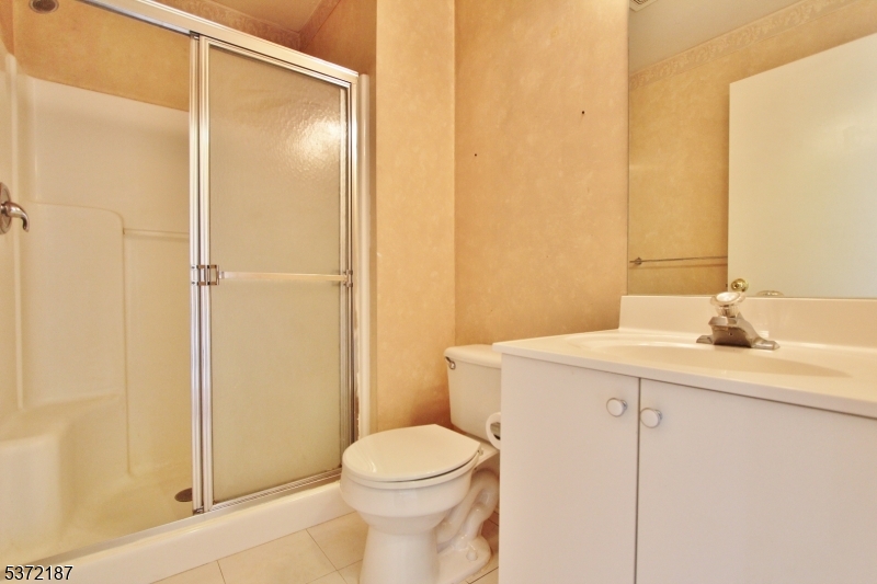 Green Brook Twp., New Jersey 08812, United States, 2 Bedrooms Bedrooms, ,2 BathroomsBathrooms,Residential,Active,173624