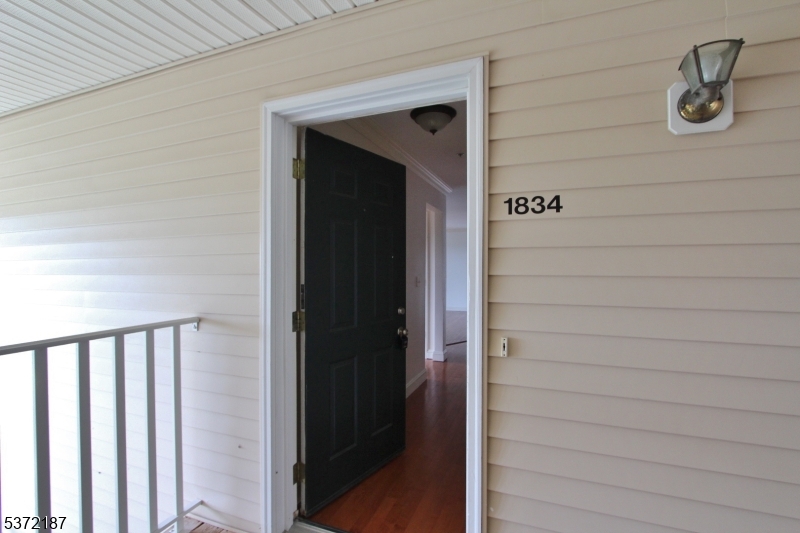 Green Brook Twp., New Jersey 08812, United States, 2 Bedrooms Bedrooms, ,2 BathroomsBathrooms,Residential,Active,173624