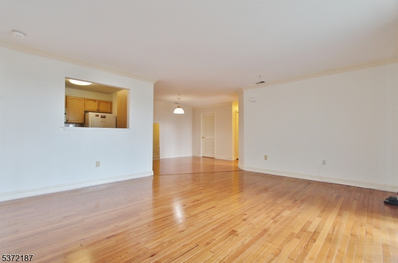 Green Brook Twp., New Jersey 08812, United States, 2 Bedrooms Bedrooms, ,2 BathroomsBathrooms,Residential,Active,173624