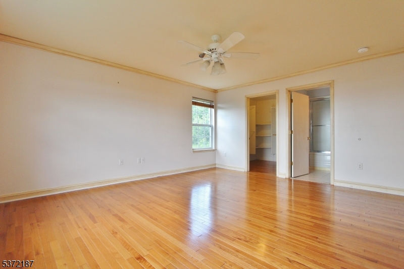 Green Brook Twp., New Jersey 08812, United States, 2 Bedrooms Bedrooms, ,2 BathroomsBathrooms,Residential,Active,173624