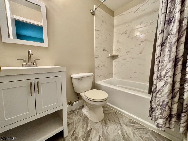 DARLINGTON RIDGE - Residential Lease