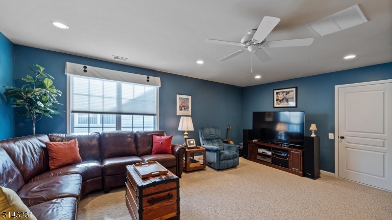 SOMERSET RUN - Residential