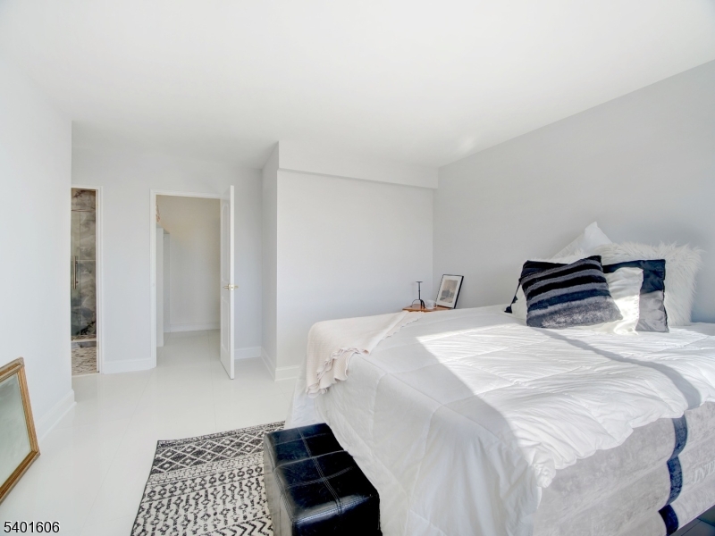 Harrison Park Towers - Residential