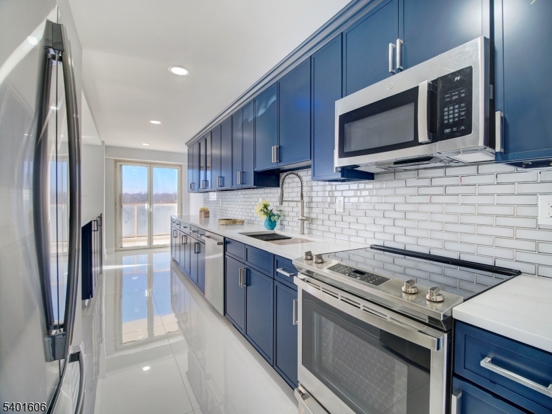 Harrison Park Towers - Residential