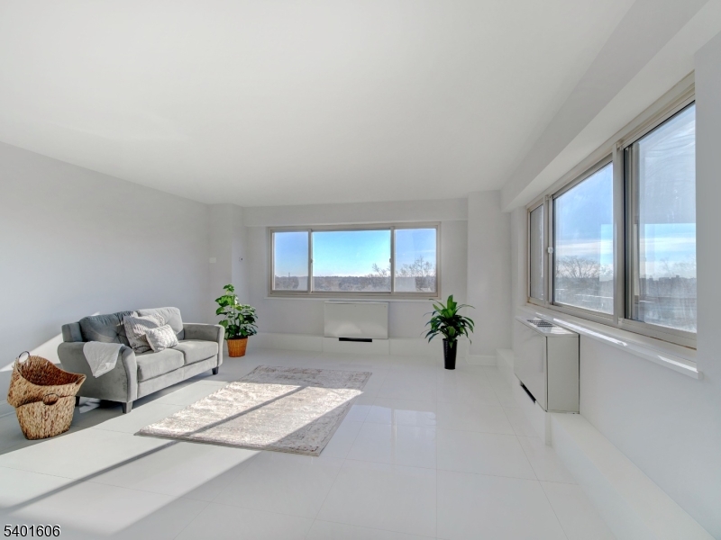 Harrison Park Towers - Residential