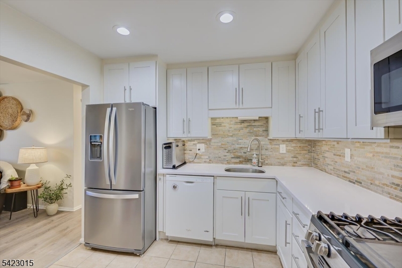 Beacon Hill at Somerset - Residential