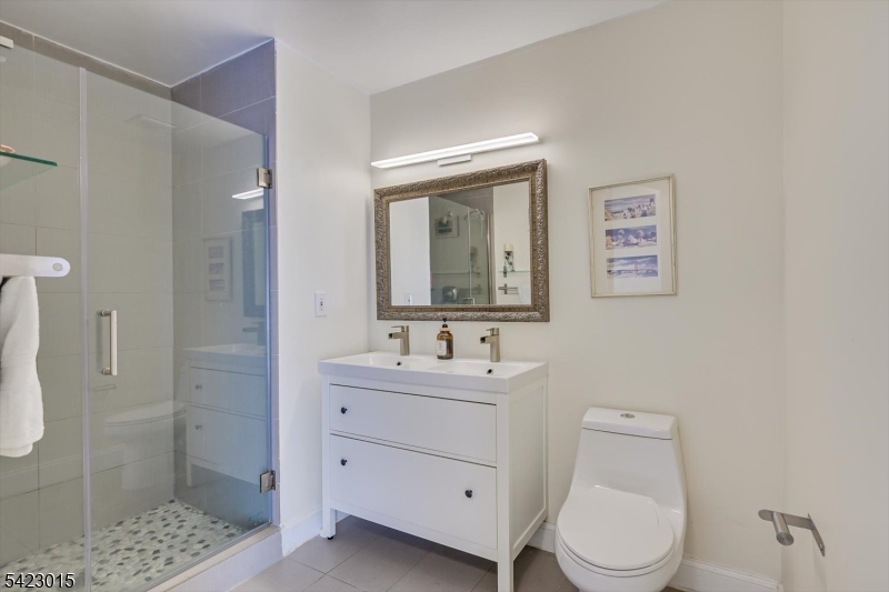 Beacon Hill at Somerset - Residential