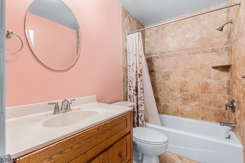 QUAILBROOK VILLAS END - Residential