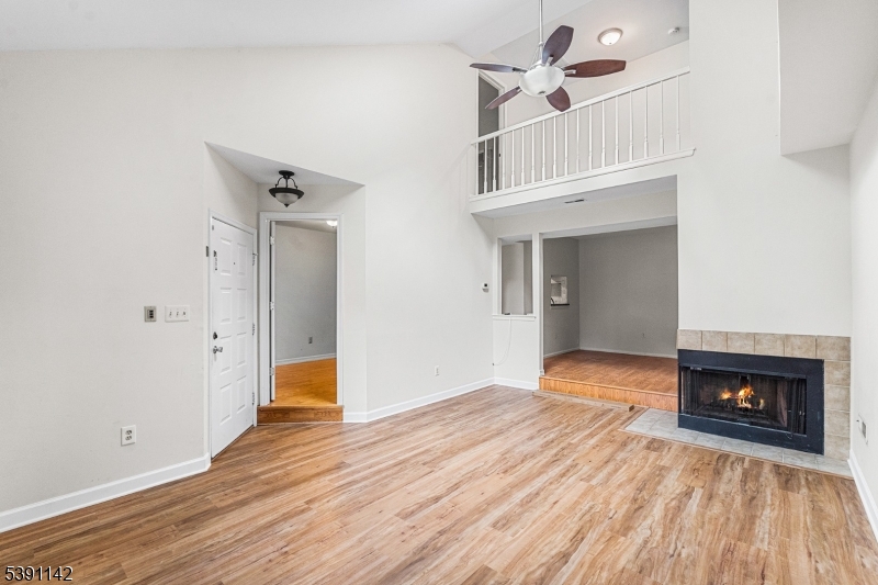 QUAILBROOK VILLAS END - Residential