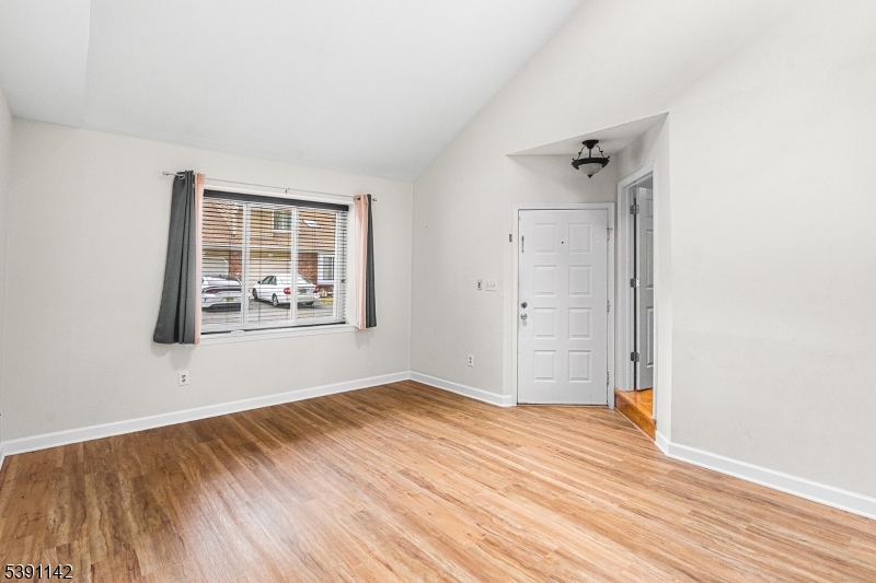 QUAILBROOK VILLAS END - Residential