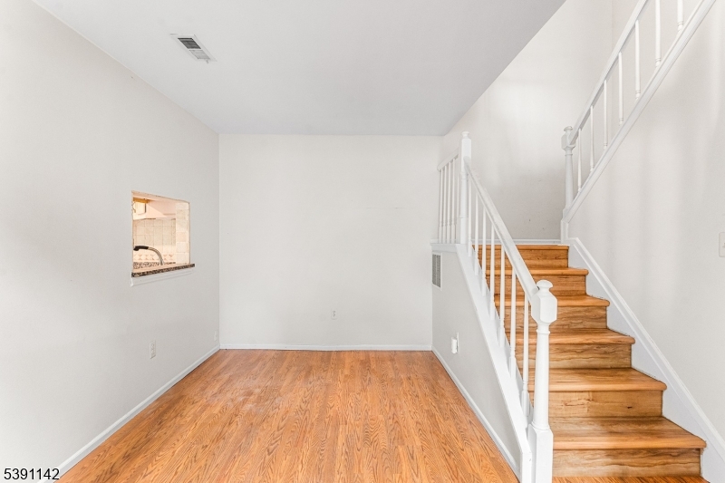 QUAILBROOK VILLAS END - Residential