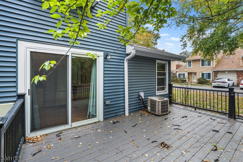 QUAILBROOK VILLAS END - Residential