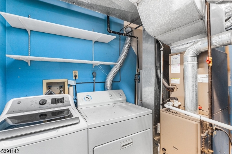 QUAILBROOK VILLAS END - Residential