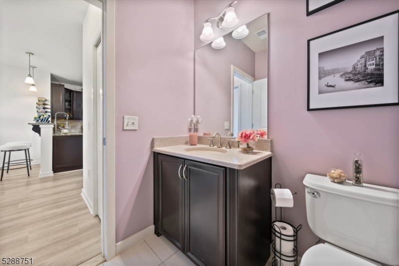 Crescent Ct Condominiums - Residential