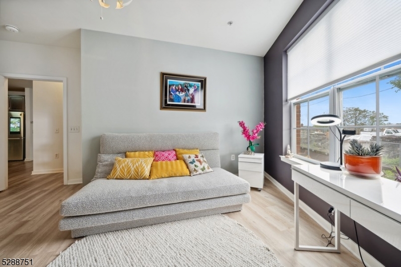 Crescent Ct Condominiums - Residential