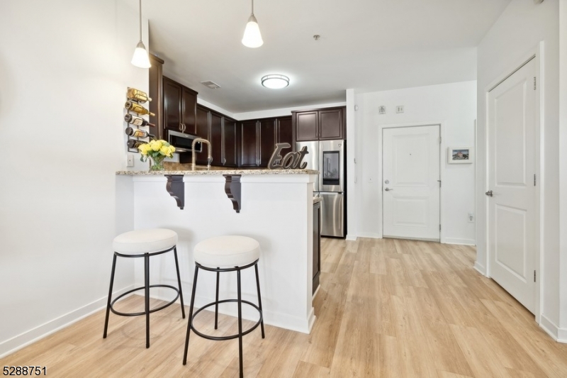 Crescent Ct Condominiums - Residential