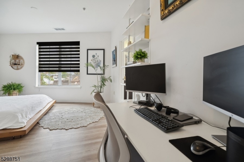 Crescent Ct Condominiums - Residential