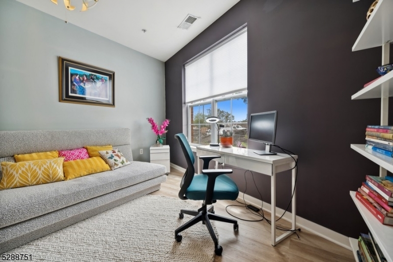 Crescent Ct Condominiums - Residential