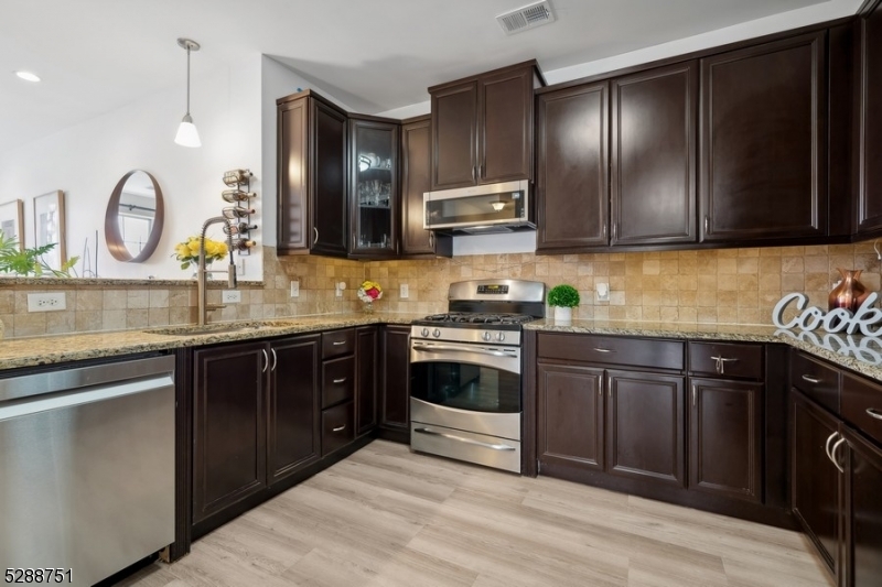 Crescent Ct Condominiums - Residential