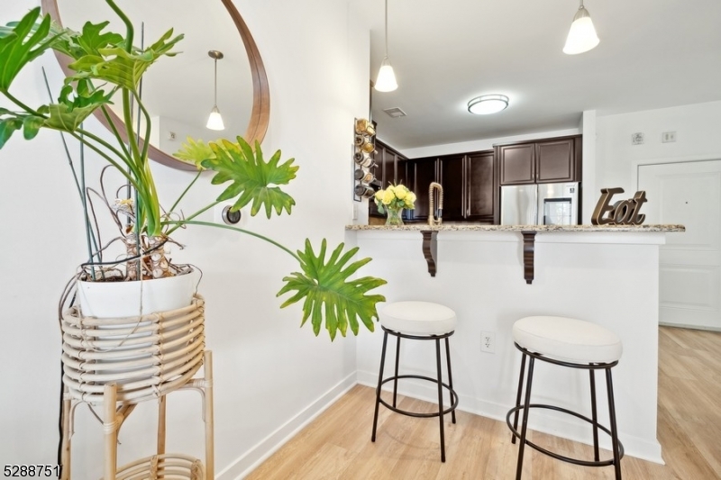 Crescent Ct Condominiums - Residential