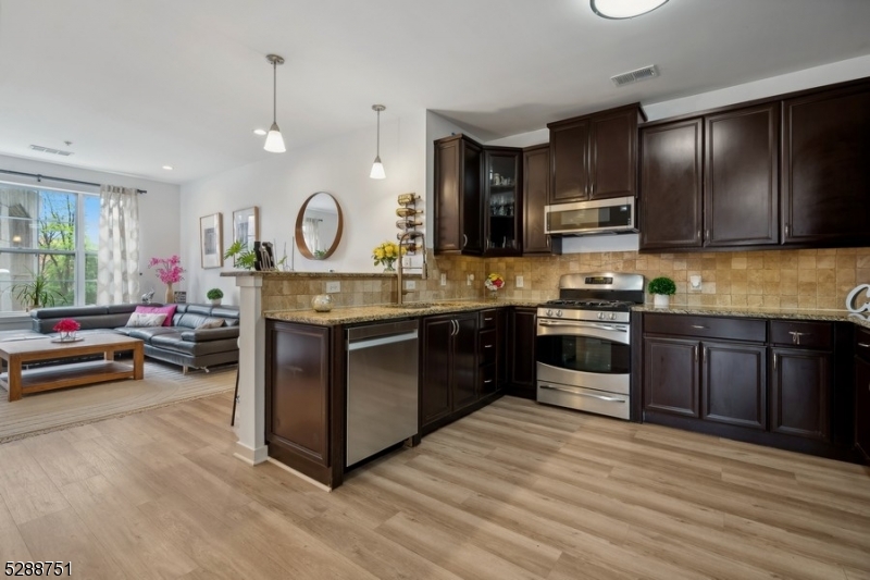 Crescent Ct Condominiums - Residential