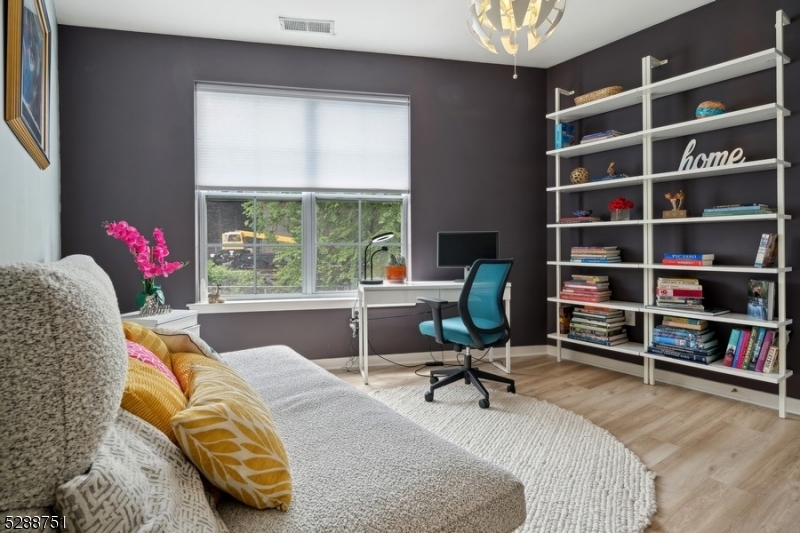 Crescent Ct Condominiums - Residential