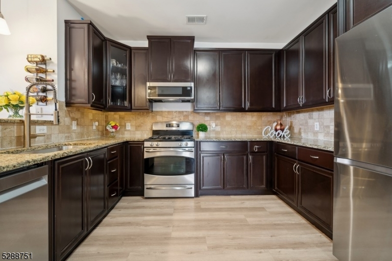 Crescent Ct Condominiums - Residential