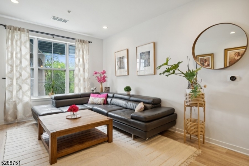 Crescent Ct Condominiums - Residential