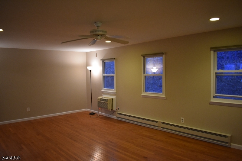 Mountainview Manor - Residential Lease