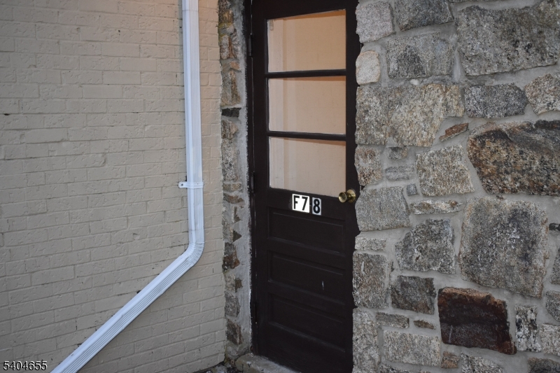 Mountainview Manor - Residential Lease