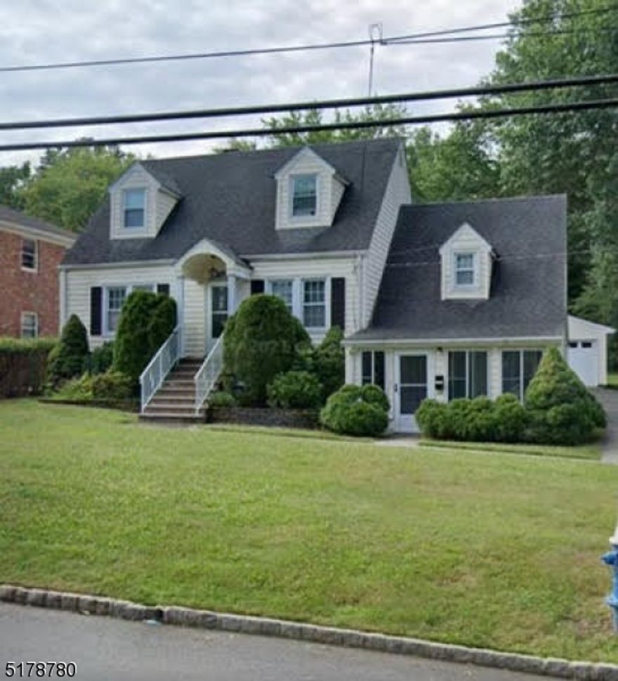 2 bed 1 bath unit, 1 car garage + additional parking, hardwood floors throughout, shared laundry in basement. 1 mile from Murray Hill Train Station & walking distance to downtown New Providence with plenty of shopping/restaurants/entertainment. Lease includes snow removal, lawn maintenance and all utilities.